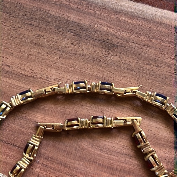 Beautiful gold and coloured stone bracelets. - Picture 5 of 5